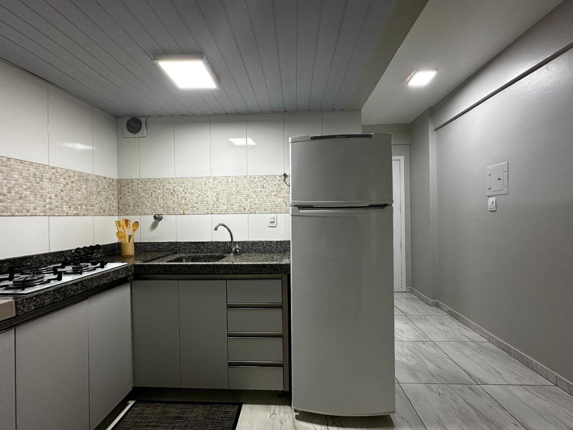 Apartamento Ma01- Kitnet Com Ar | Vista Big Wheel | Garagem Balneário Camboriú Exterior foto