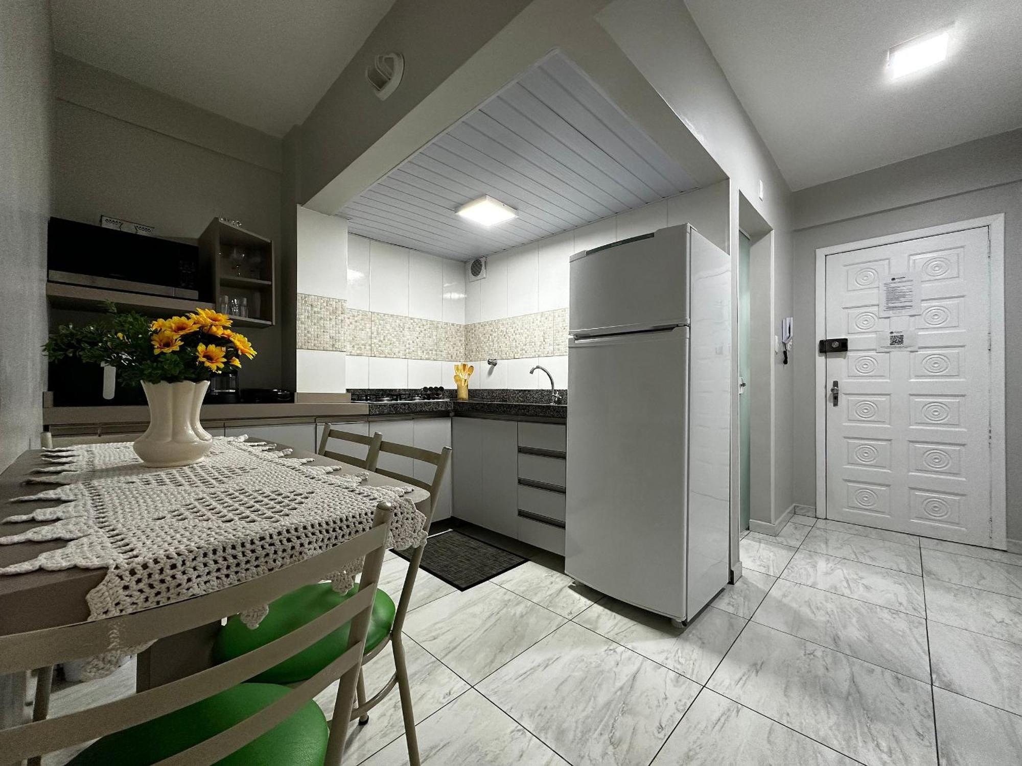Apartamento Ma01- Kitnet Com Ar | Vista Big Wheel | Garagem Balneário Camboriú Exterior foto