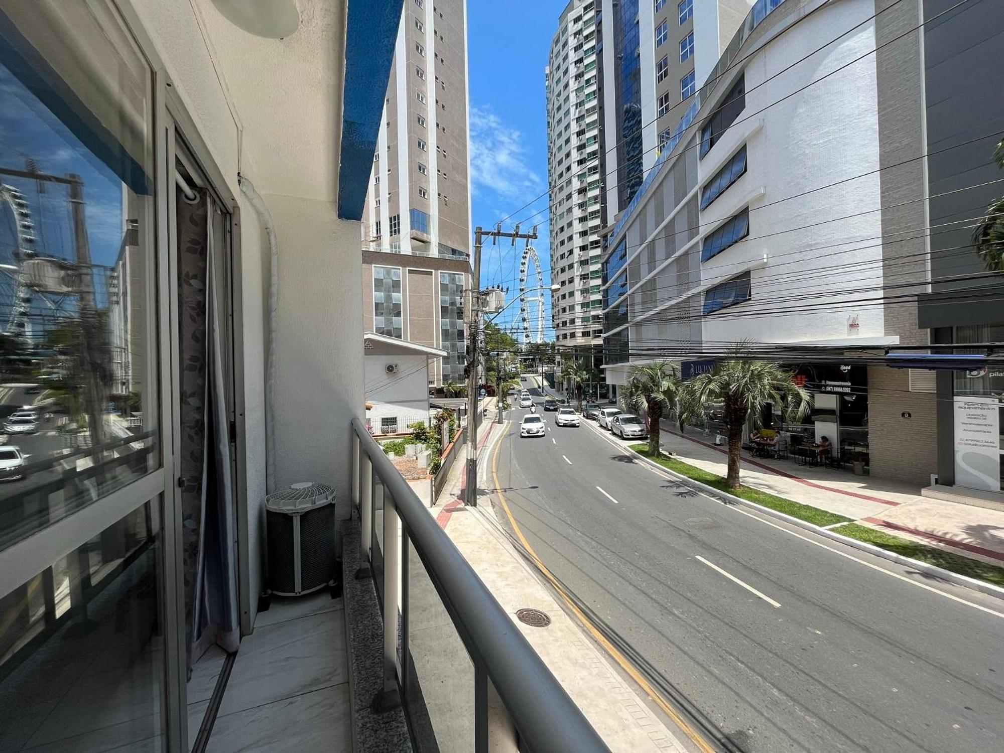 Apartamento Ma01- Kitnet Com Ar | Vista Big Wheel | Garagem Balneário Camboriú Exterior foto