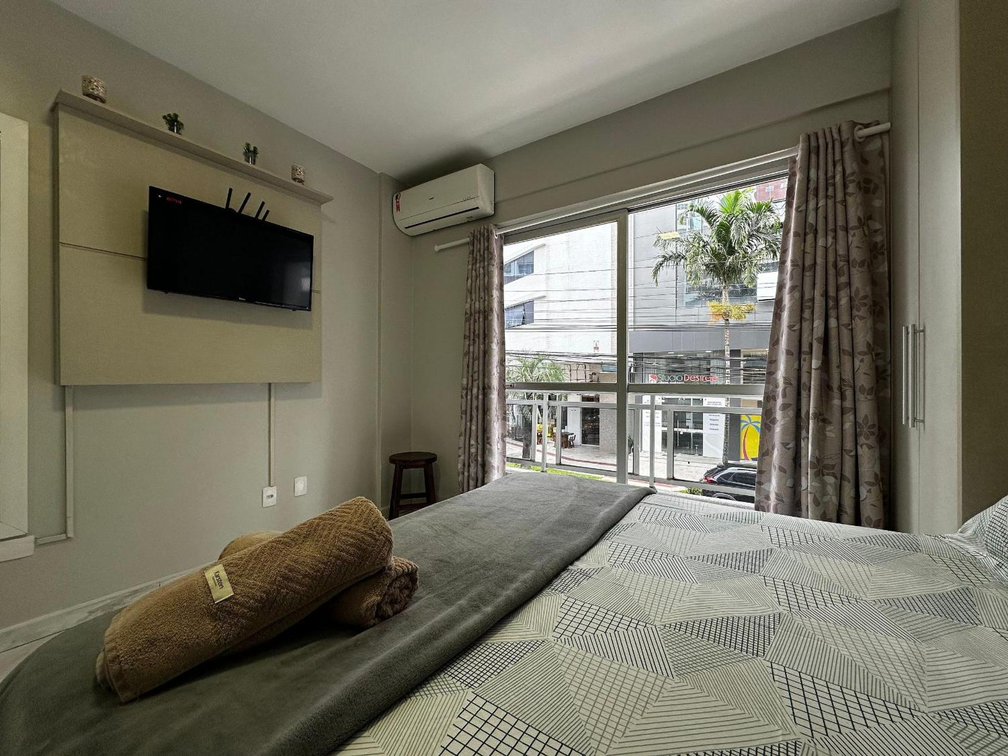 Apartamento Ma01- Kitnet Com Ar | Vista Big Wheel | Garagem Balneário Camboriú Exterior foto
